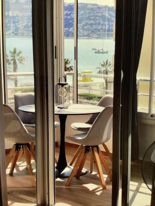 Spacieux Appartement Rose Front Mer Et Piscine Roses Esterno foto