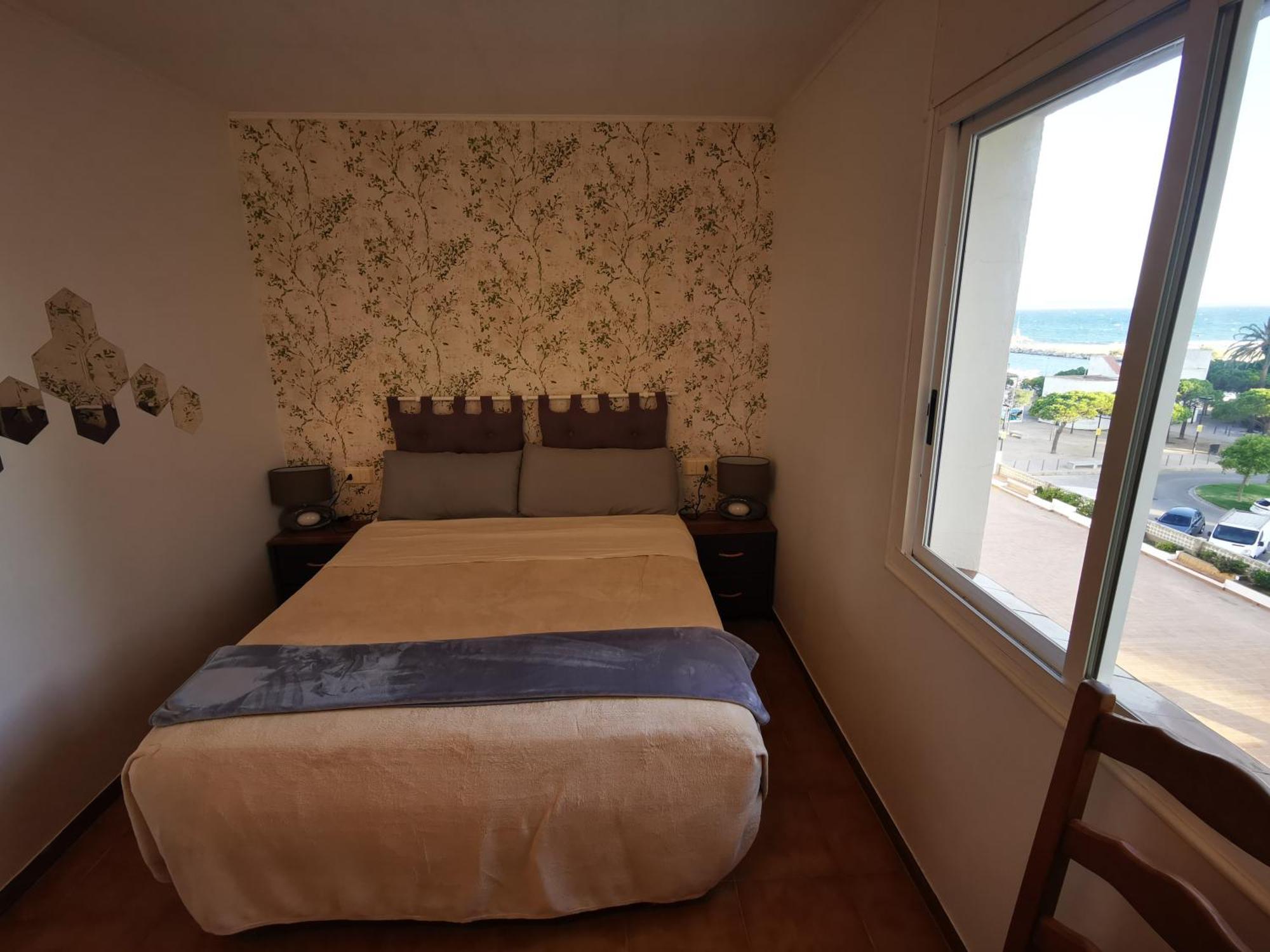 Spacieux Appartement Rose Front Mer Et Piscine Roses Esterno foto