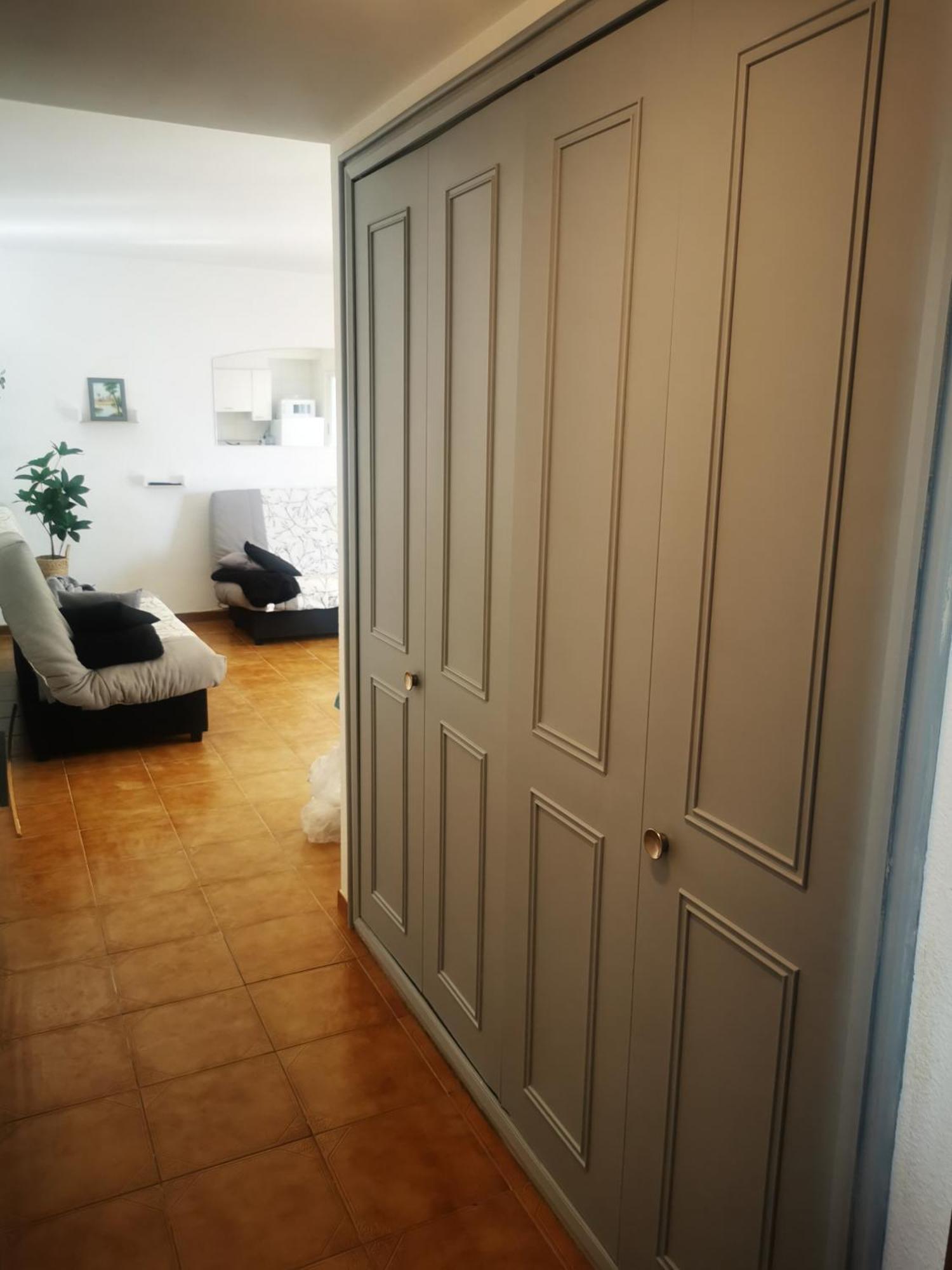 Spacieux Appartement Rose Front Mer Et Piscine Roses Esterno foto